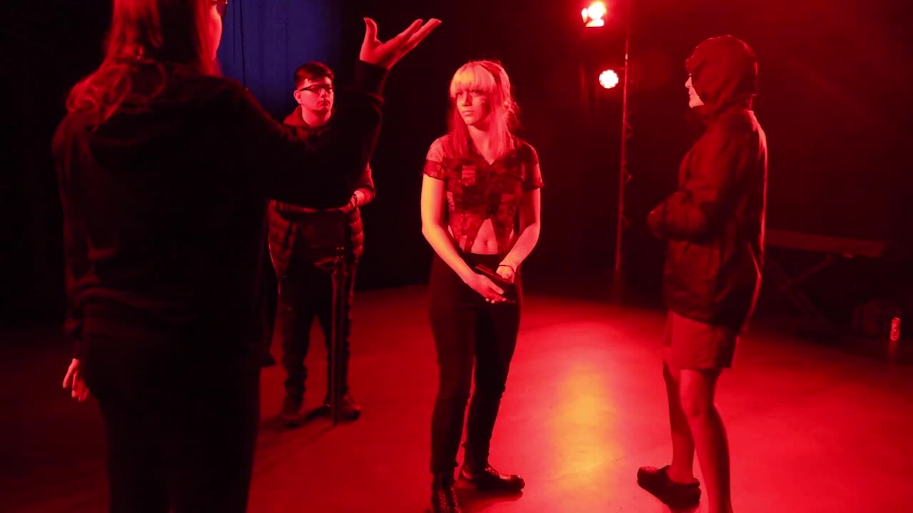 L2 creating suspense