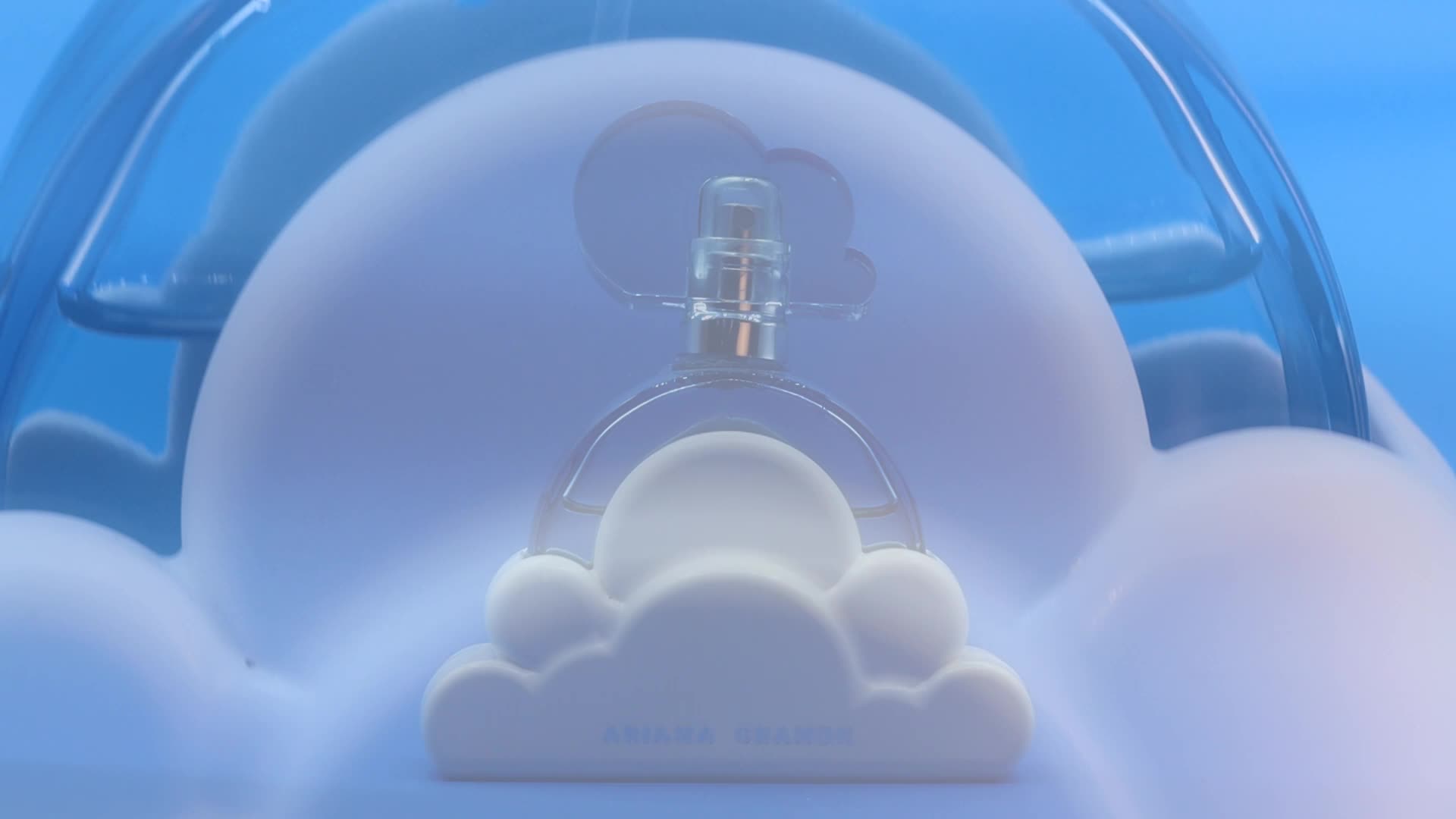 Cloud by Ariana Grande - Advert