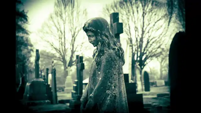 Graveyard hyperlapse